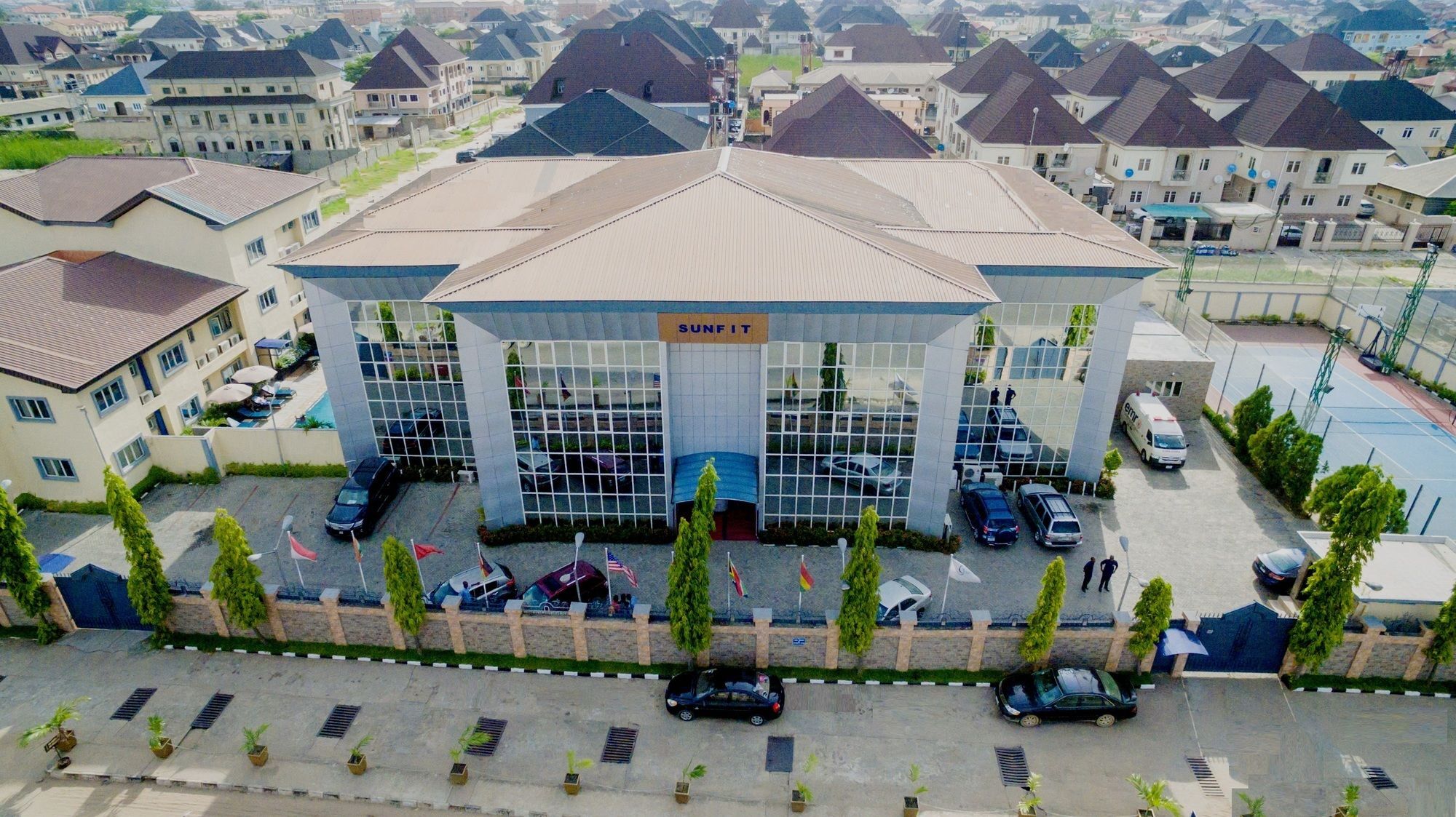 Sunfit - Fitness, Spa, Accommodation Aliayabiagba Bagian luar foto