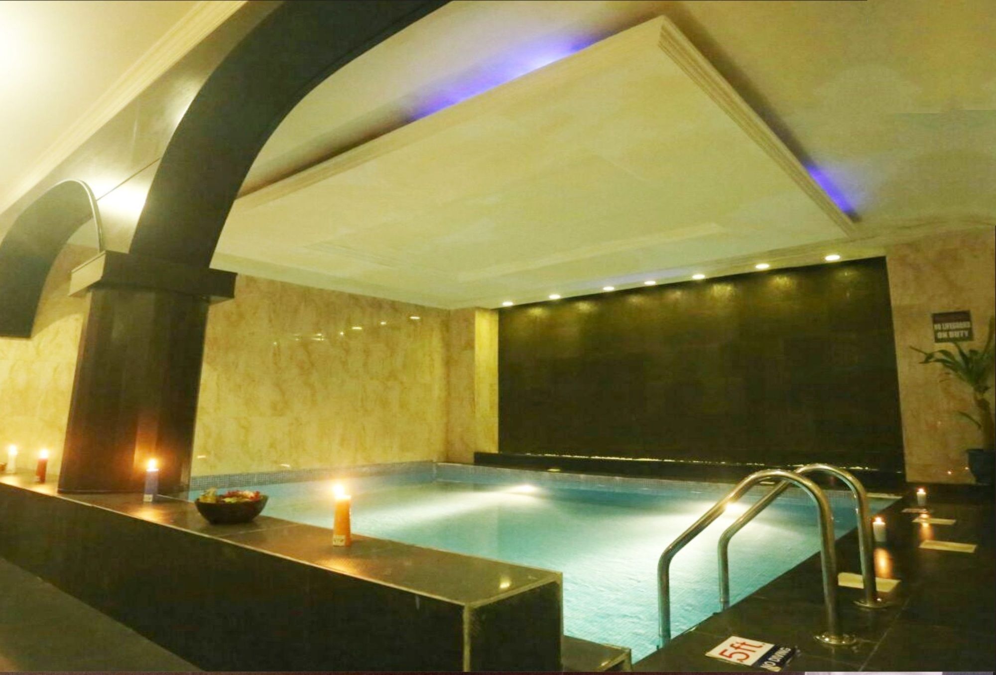 Sunfit - Fitness, Spa, Accommodation Aliayabiagba Bagian luar foto