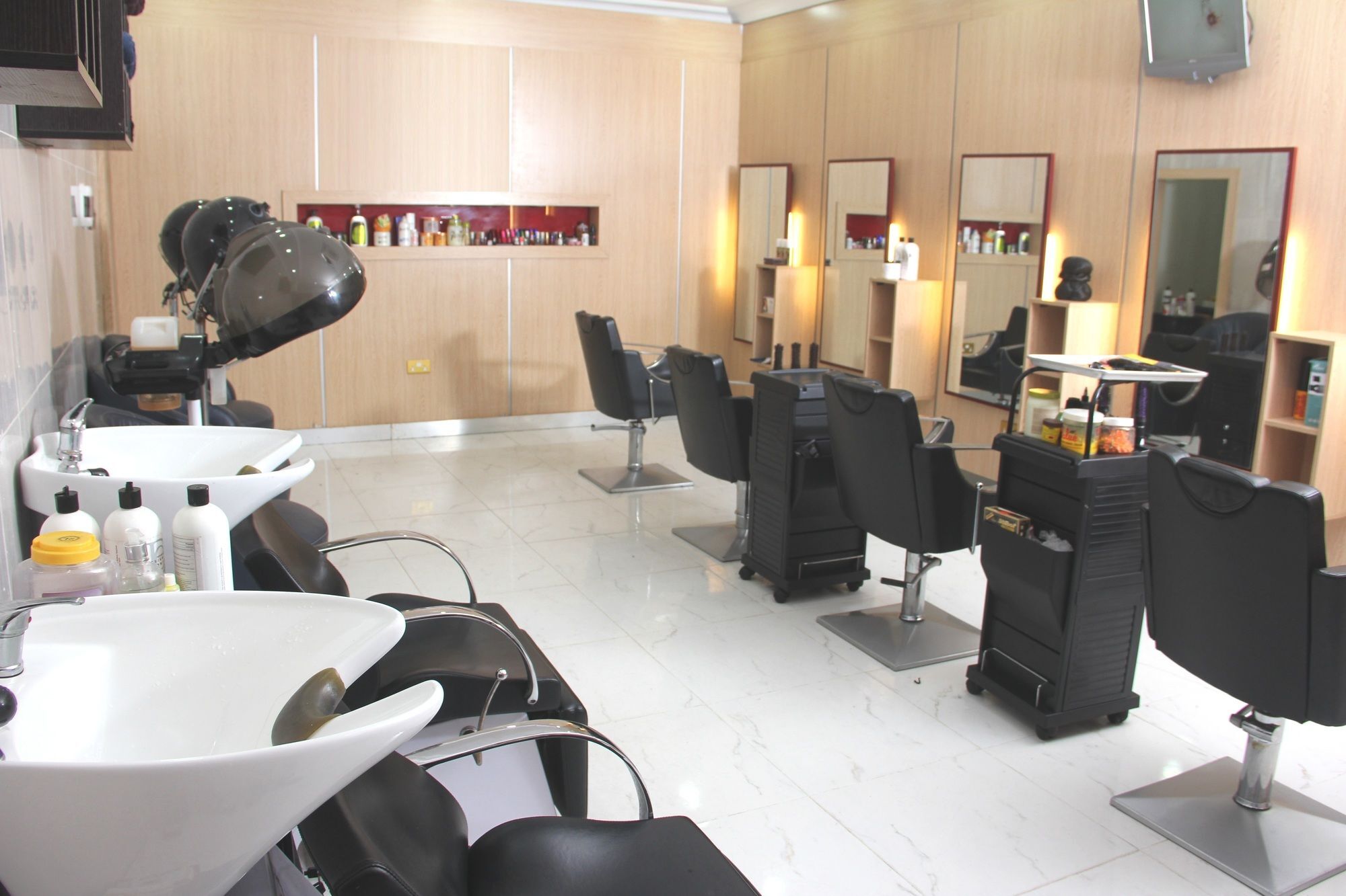 Sunfit - Fitness, Spa, Accommodation Aliayabiagba Bagian luar foto